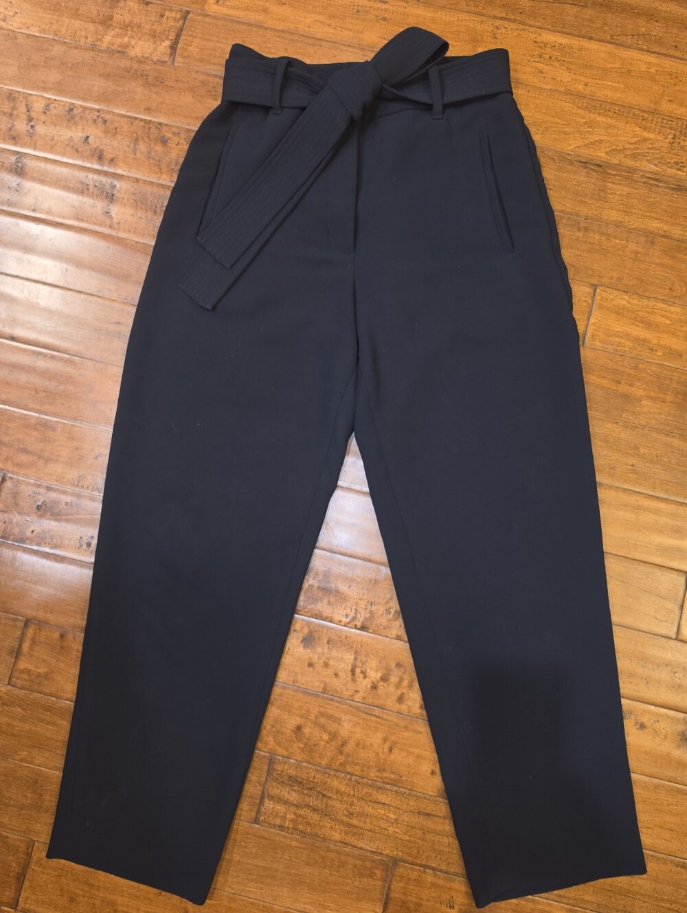 Wilfred Effortless Pant, Cropped W/ Belt, Black, Size 6, Excellent Condition